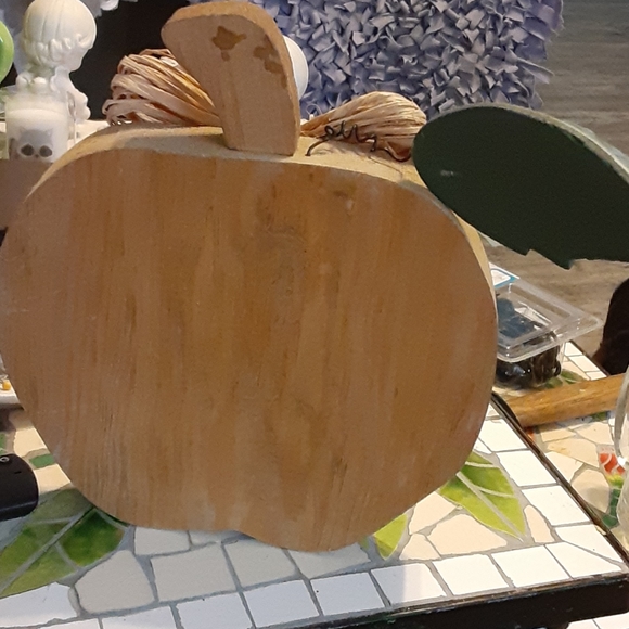 Hand crafted teacher appreciation decor - Picture 3 of 3